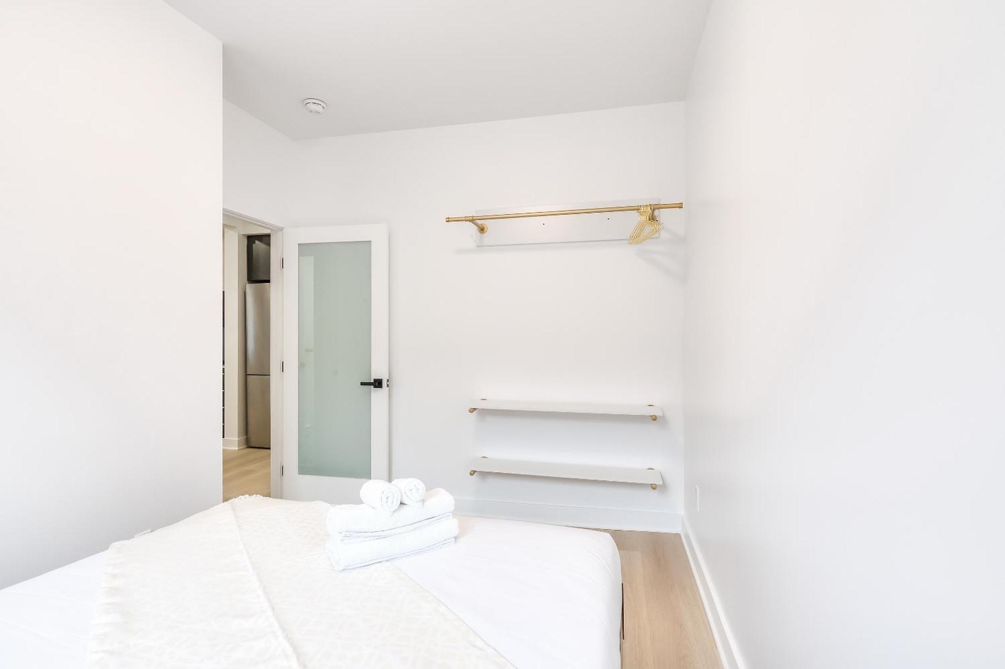Free Indoor Parking Cozy & Spacious Condo In Heart Of Downtown Montreal Bagian luar foto