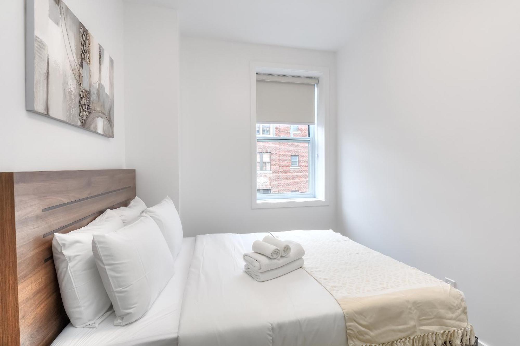 Free Indoor Parking Cozy & Spacious Condo In Heart Of Downtown Montreal Bagian luar foto
