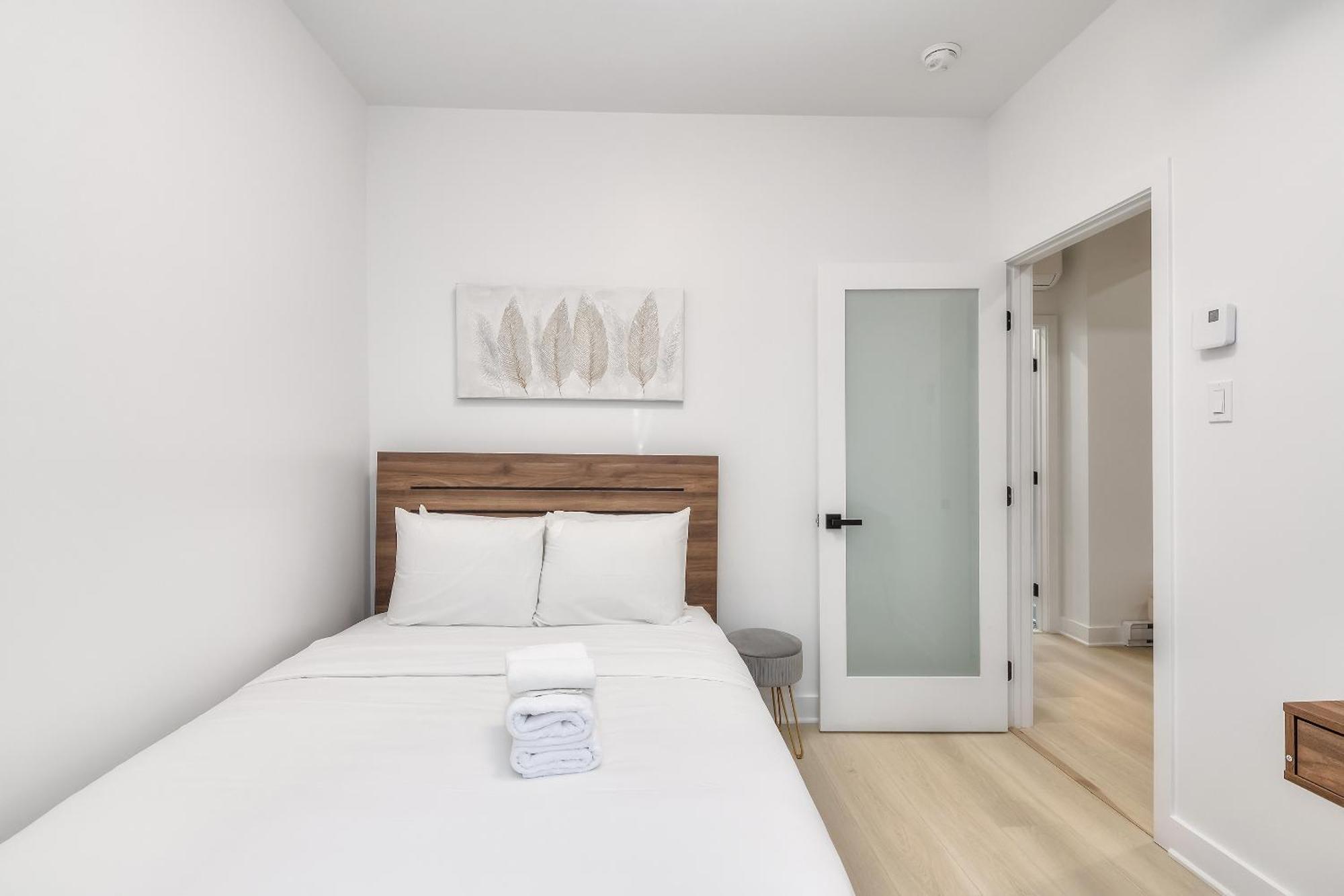 Free Indoor Parking Cozy & Spacious Condo In Heart Of Downtown Montreal Bagian luar foto
