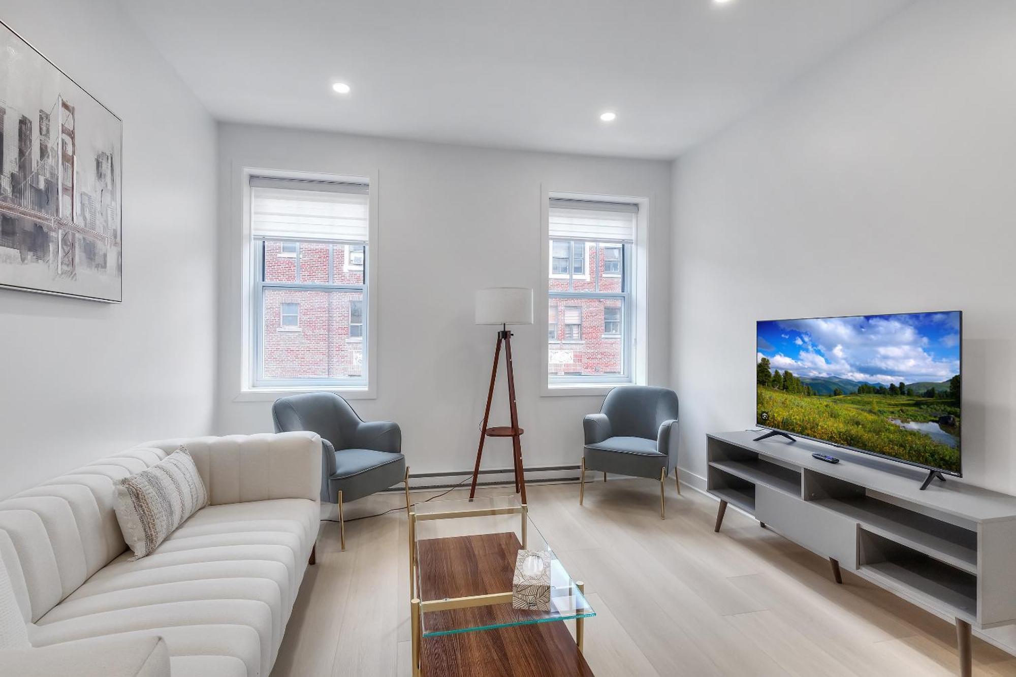 Free Indoor Parking Cozy & Spacious Condo In Heart Of Downtown Montreal Bagian luar foto